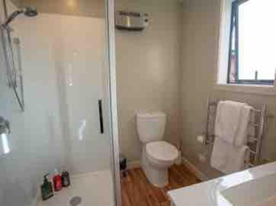 Great Views From New 2 Bedroom Apartment 테아나우 외부 사진