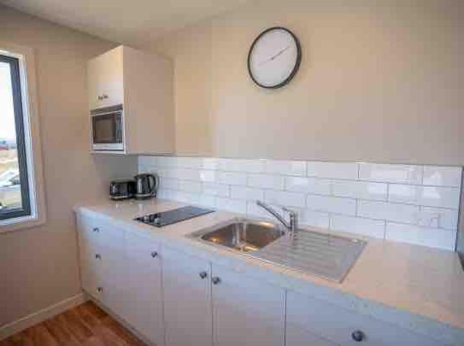 Great Views From New 2 Bedroom Apartment 테아나우 외부 사진